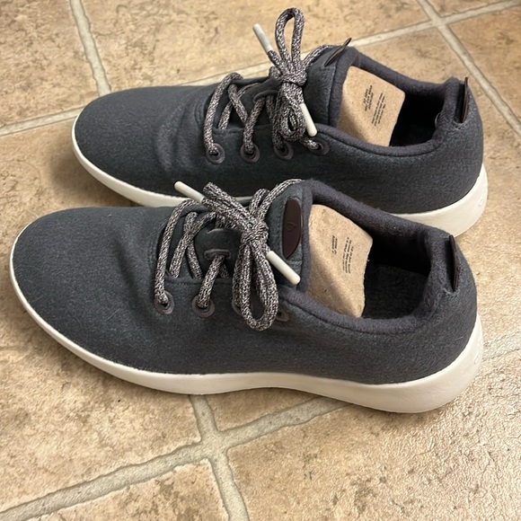 allbirds Other - Allbirds Wool Runner Mizzles, size 10, Fuji with white sole